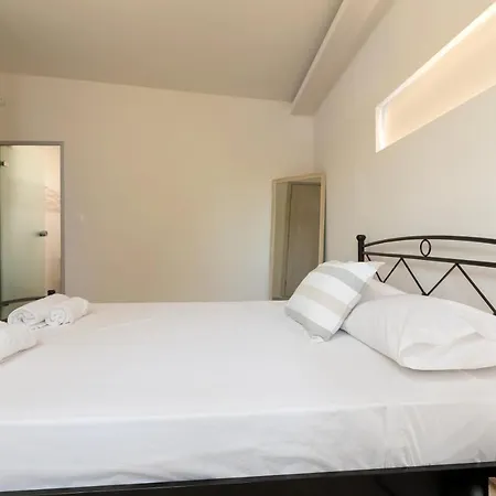 Michaelo - Affordable Luxury! * Kalamákion