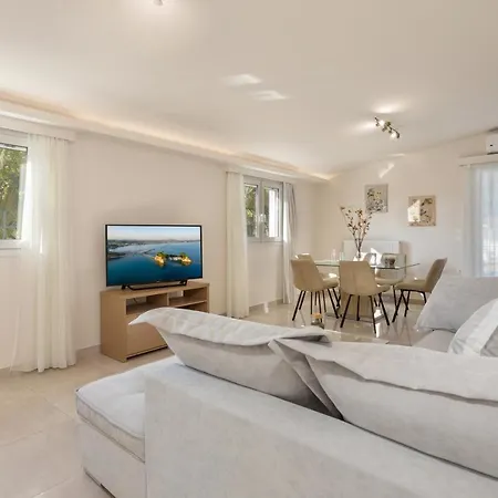 Michaelo - Affordable Luxury! Villa